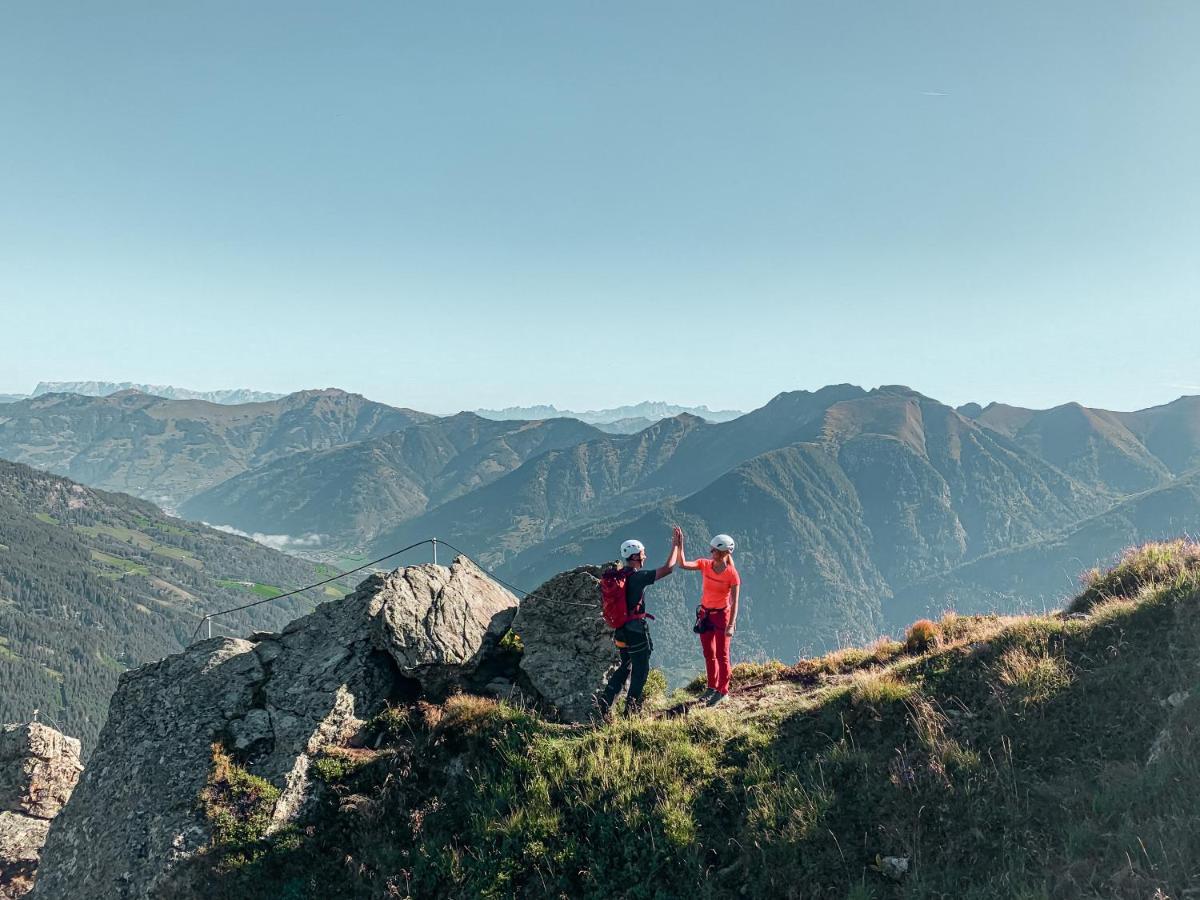 Hotel Germania Gastein - Ganzjaehrig Inklusive Alpentherme Gastein & Sommersaison Inklusive Gasteiner Bergbahnen باد هوفغاستين المظهر الخارجي الصورة