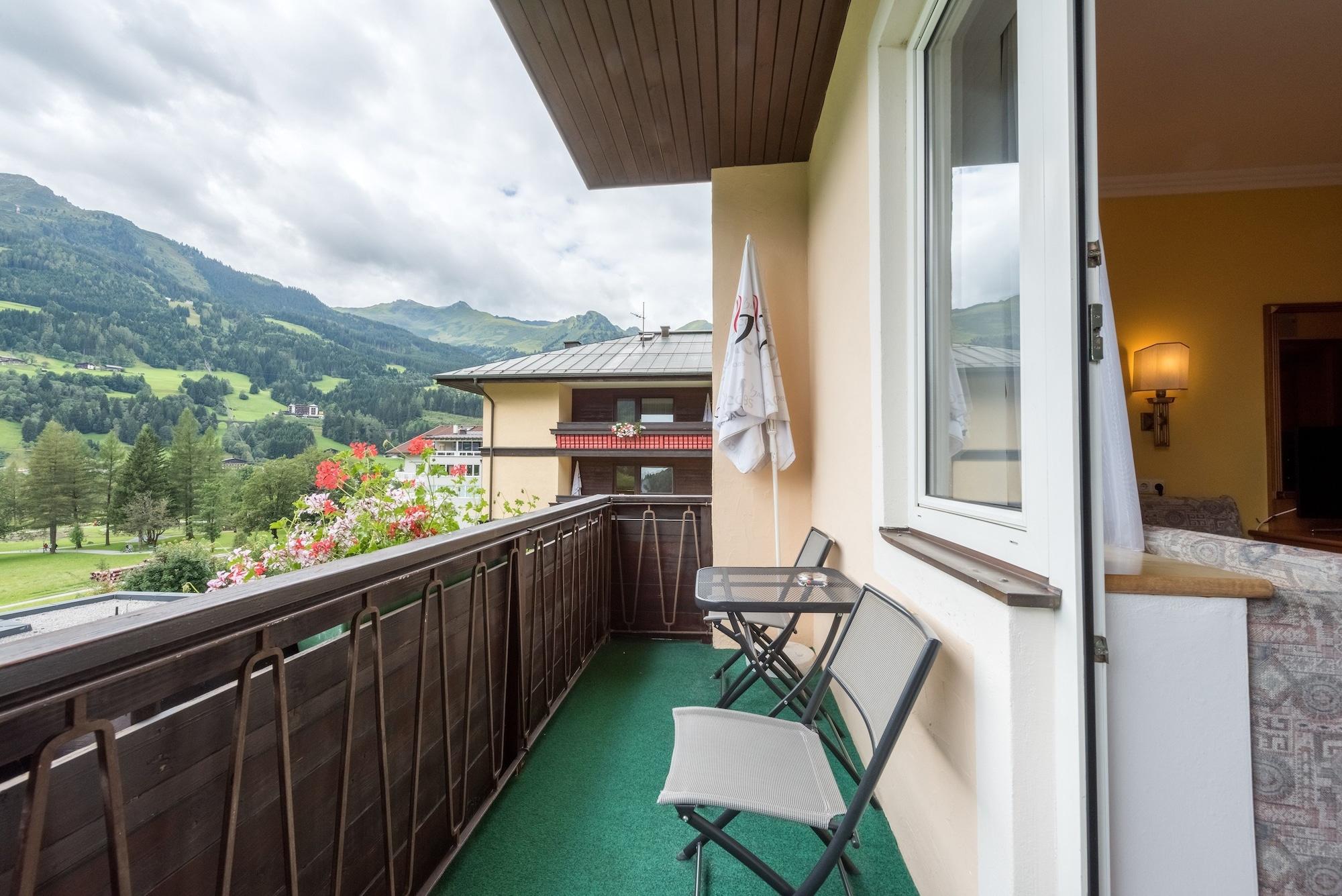 Hotel Germania Gastein - Ganzjaehrig Inklusive Alpentherme Gastein & Sommersaison Inklusive Gasteiner Bergbahnen باد هوفغاستين المظهر الخارجي الصورة