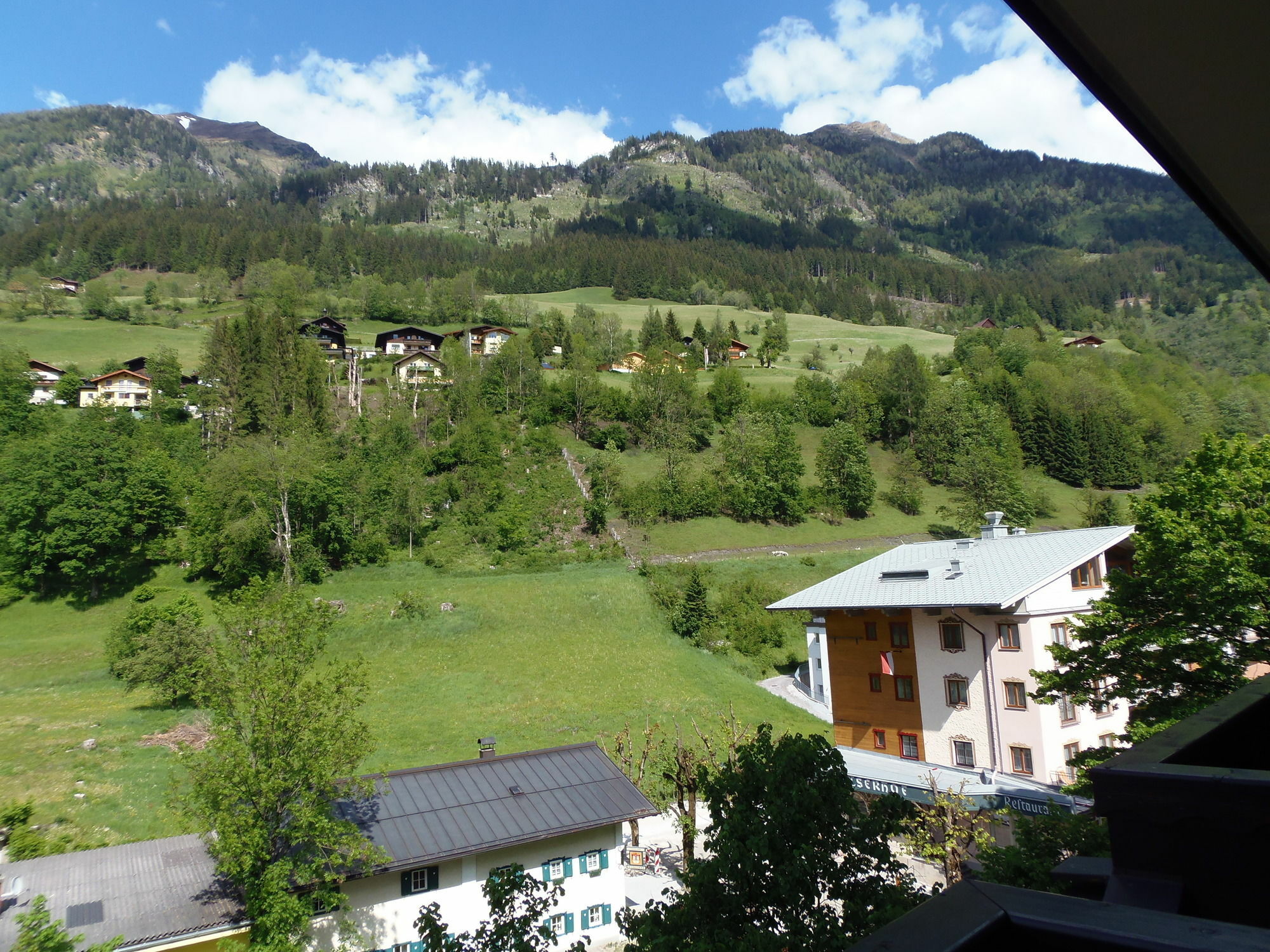 Hotel Germania Gastein - Ganzjaehrig Inklusive Alpentherme Gastein & Sommersaison Inklusive Gasteiner Bergbahnen باد هوفغاستين المظهر الخارجي الصورة